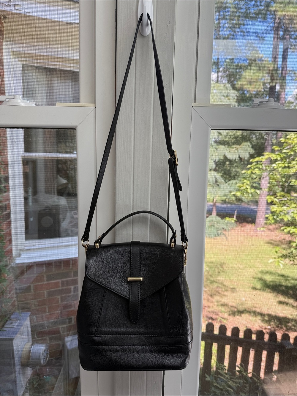 Classic Black Leather Shoulder Bag with Top Handle